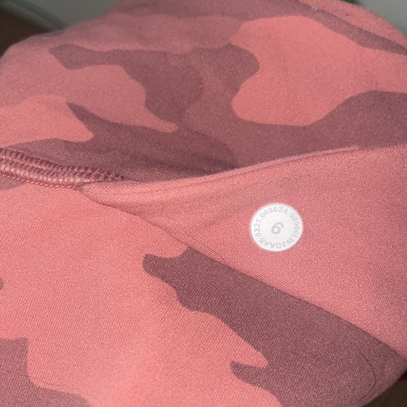 Lululemon Align Bra Reversible - Size 6 - Picture 5 of 5